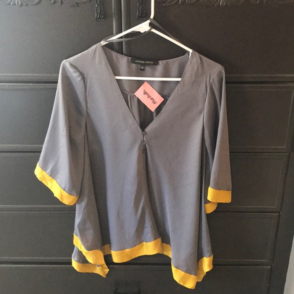 Cynthia Steffe Tops - Gray and yellow flowy top